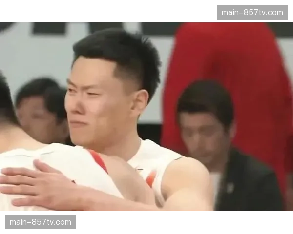 李弘权三分9中7砍27分 上海替补席52分展现阵容深度